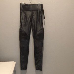 Black Carbon 38 Leggings